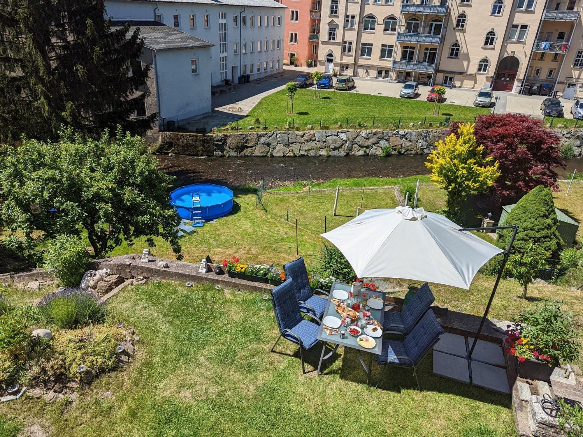 Hw3 - Urlaubsmagie - Helle, Grosse Wohnung Mit Pool Sebnitz Esterno foto