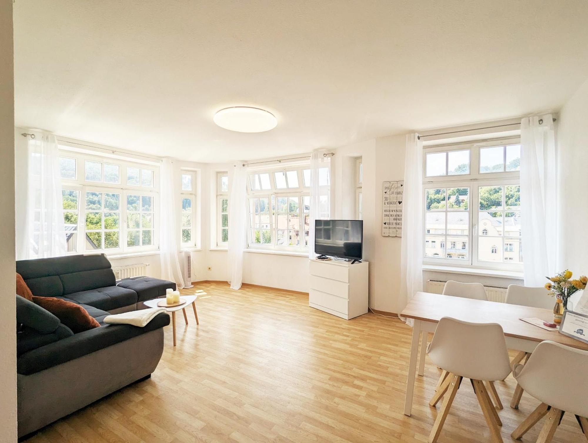 Hw3 - Urlaubsmagie - Helle, Grosse Wohnung Mit Pool Sebnitz Esterno foto