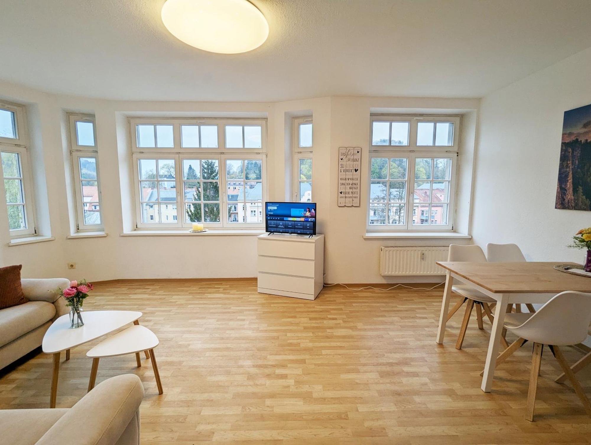 Hw3 - Urlaubsmagie - Helle, Grosse Wohnung Mit Pool Sebnitz Esterno foto