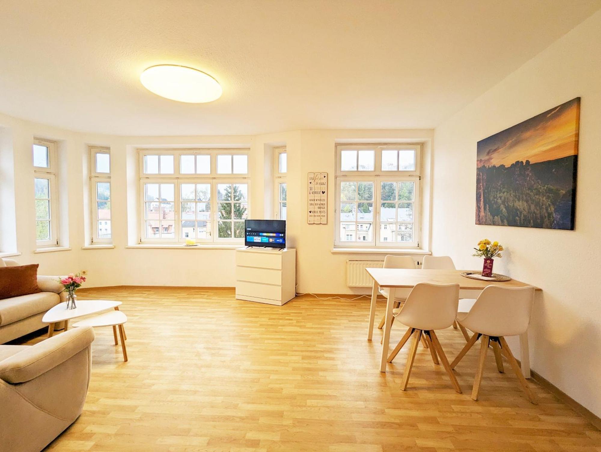 Hw3 - Urlaubsmagie - Helle, Grosse Wohnung Mit Pool Sebnitz Esterno foto